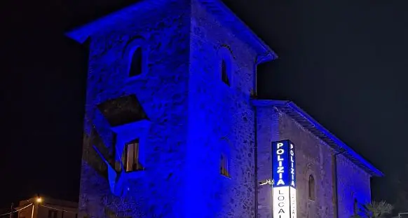 Il Castelletto illuminato di blu in occasione della Giornata internazionale dell’infanzia e dell’adolescenza