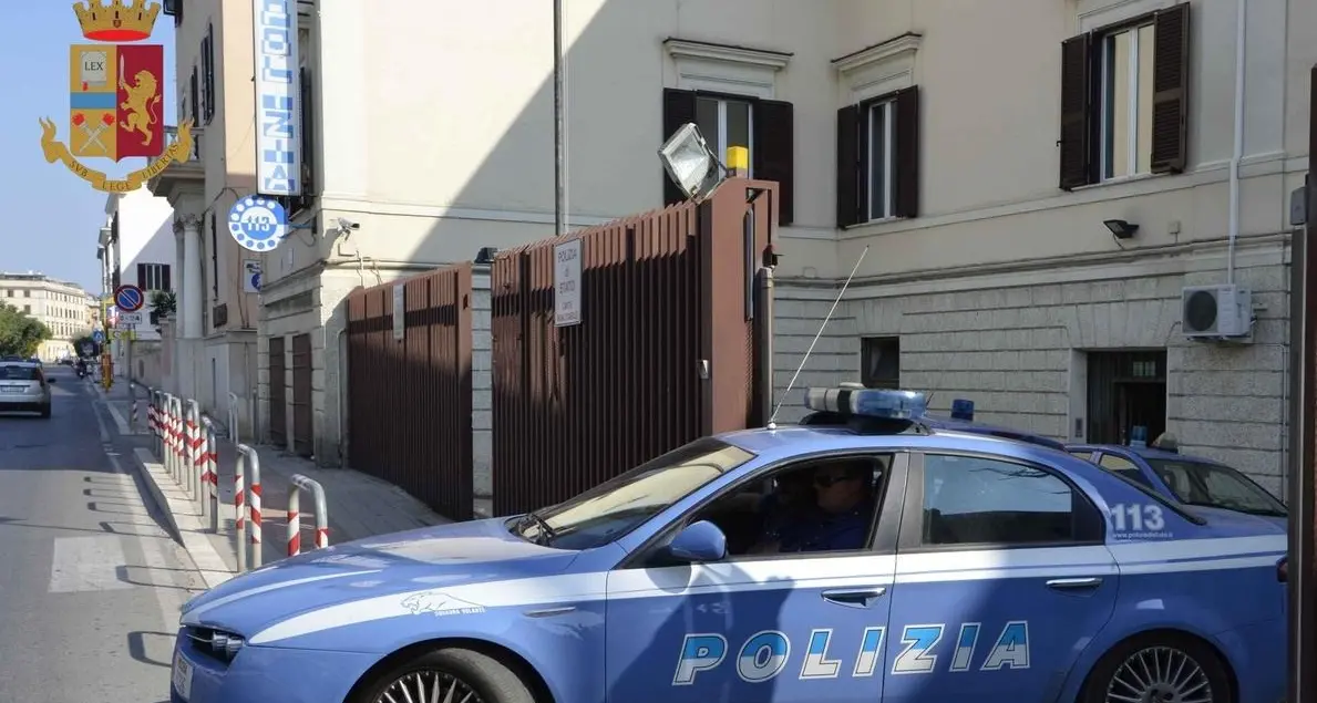 Arrestato 33enne per spaccio: in casa cocaina e una pistola