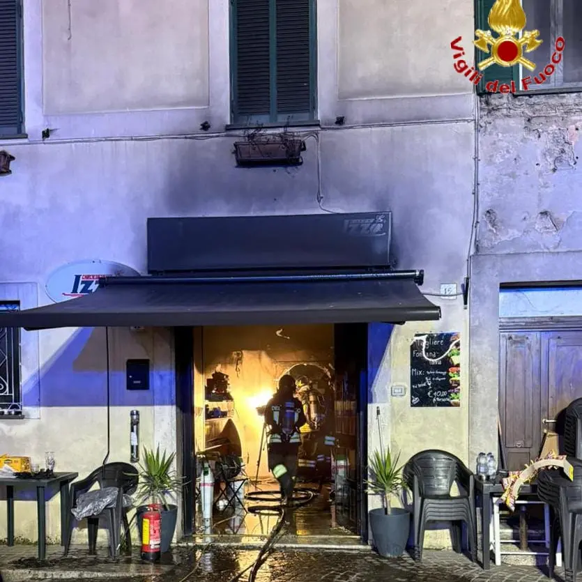 Fiamme in pizzeria: due ustionati