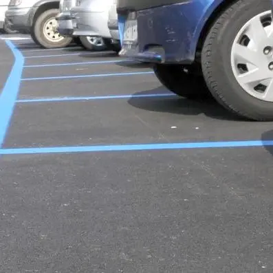 Viterbo: le auto elettriche parcheggiano gratis sulle strisce blu