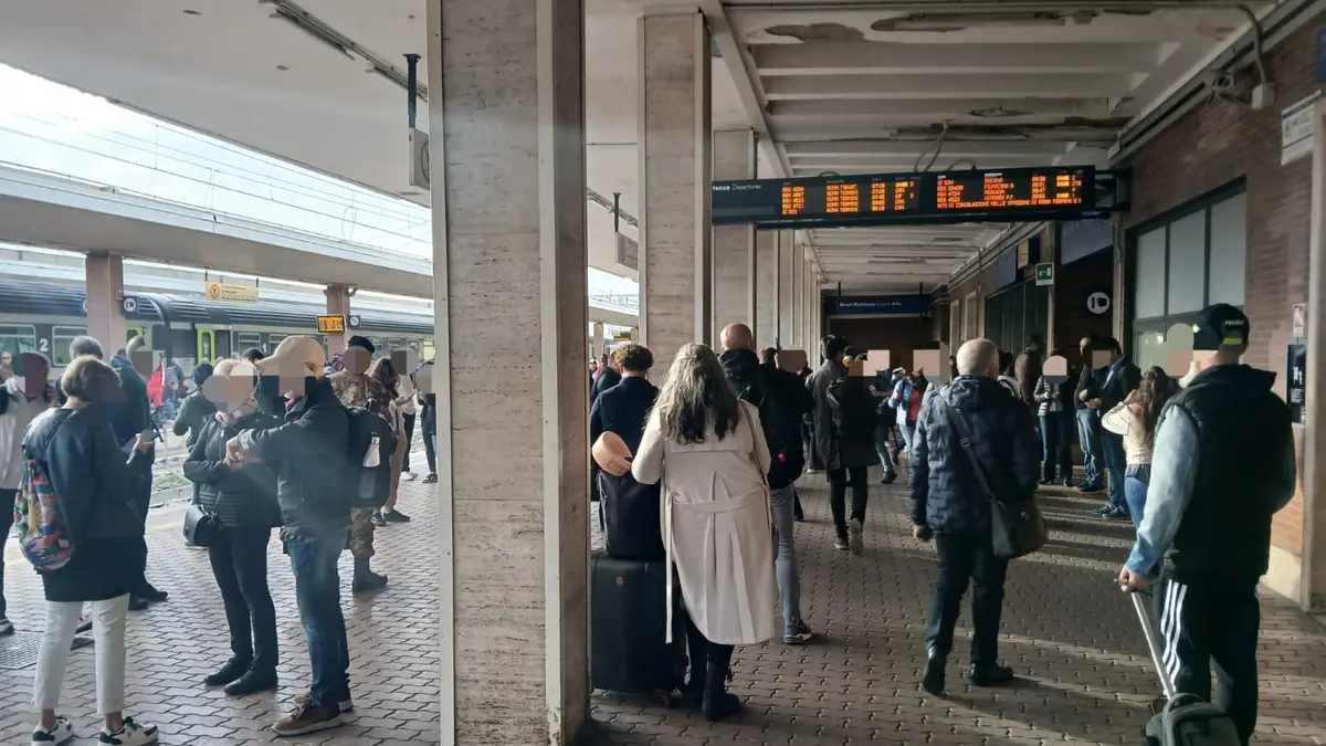 Guasto alla linea tra Roma Termini e Tiburtina, circolazione paralizzata – GALLERY