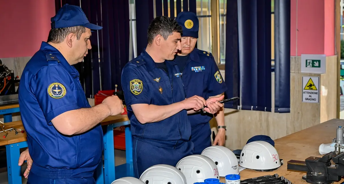 Viterbo: ufficiali uzbeki visitano la Scuola marescialli dell’Aeronautica