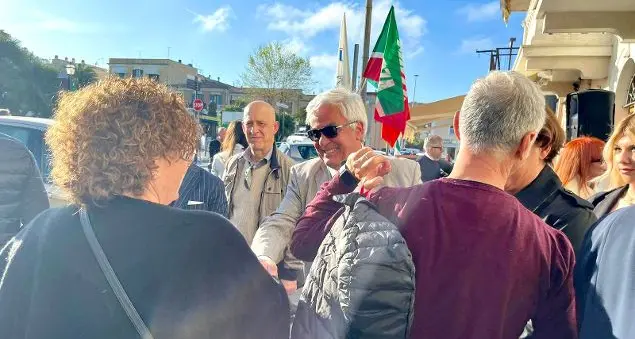Santa Marinella , il candidato sindaco Domenico Fiorelli presenta le liste e gli aspiranti consiglieri del centrodestra
