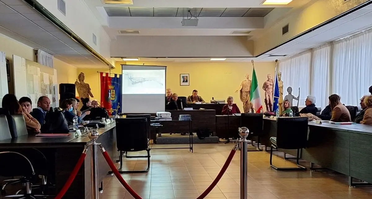 Santa Marinella, saltato il consiglio comunale sugli assestamenti di bilancio per mancanza del numero legale