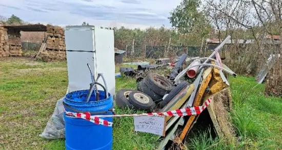 Sorpresi a bruciare rifiuti, denunciati moglie e marito