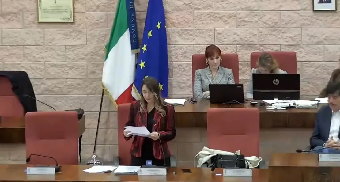 Via libera al bilancio, l’opposizione: «Il conto lo pagano i cittadini»