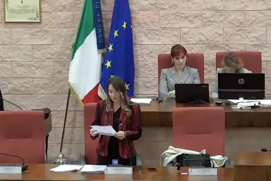 Via libera al bilancio, l’opposizione: «Il conto lo pagano i cittadini»