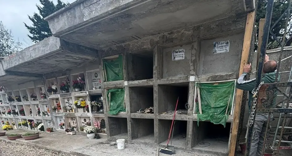 «Bene le riparazioni ma i cimiteri sono nel degrado»