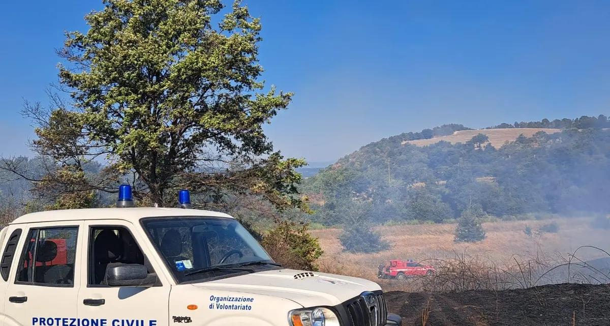 Incendio sulla provinciale Bolsenese