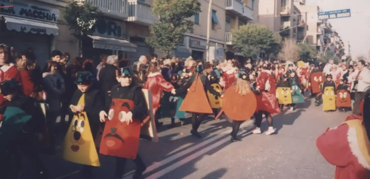 Nella foto il Carnevale edizione 1996. Foto inviataci da Roberta Galletta e realizzata da Angelo Bruno Uccheddu