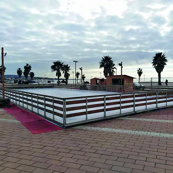 A Civitavecchia torna la pista di pattinaggio sul ghiaccio