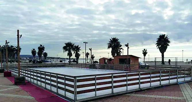 A Civitavecchia torna la pista di pattinaggio sul ghiaccio
