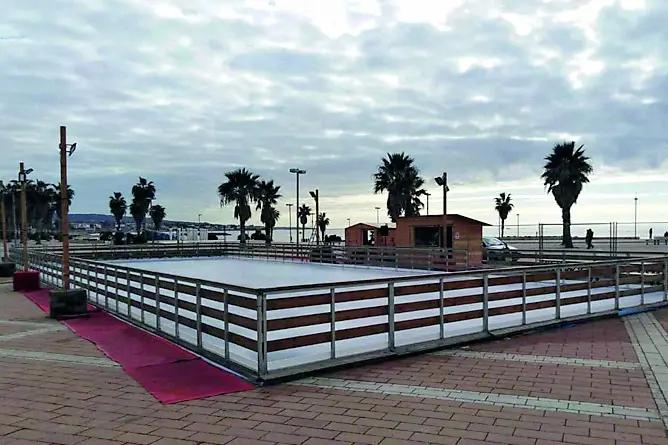 A Civitavecchia torna la pista di pattinaggio sul ghiaccio