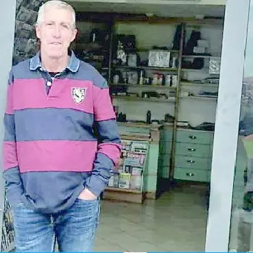 Chiude un punto di incontro storico: addio all’edicola De Pasquale