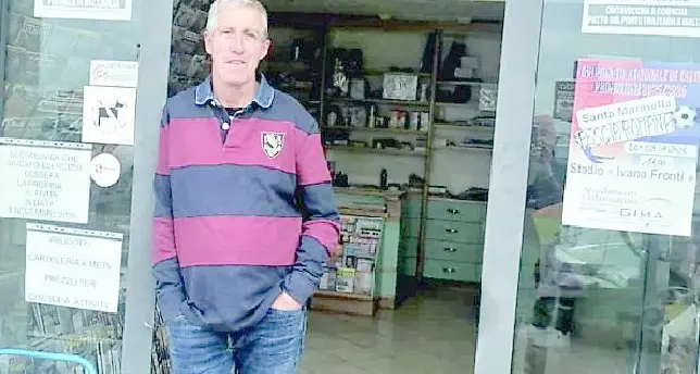 Chiude un punto di incontro storico: addio all’edicola De Pasquale