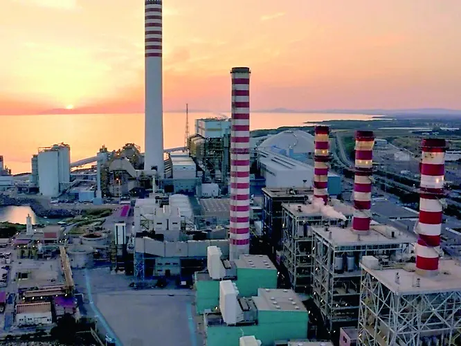 Cambia lo skyline si demolisce la ciminiera del gruppo 4