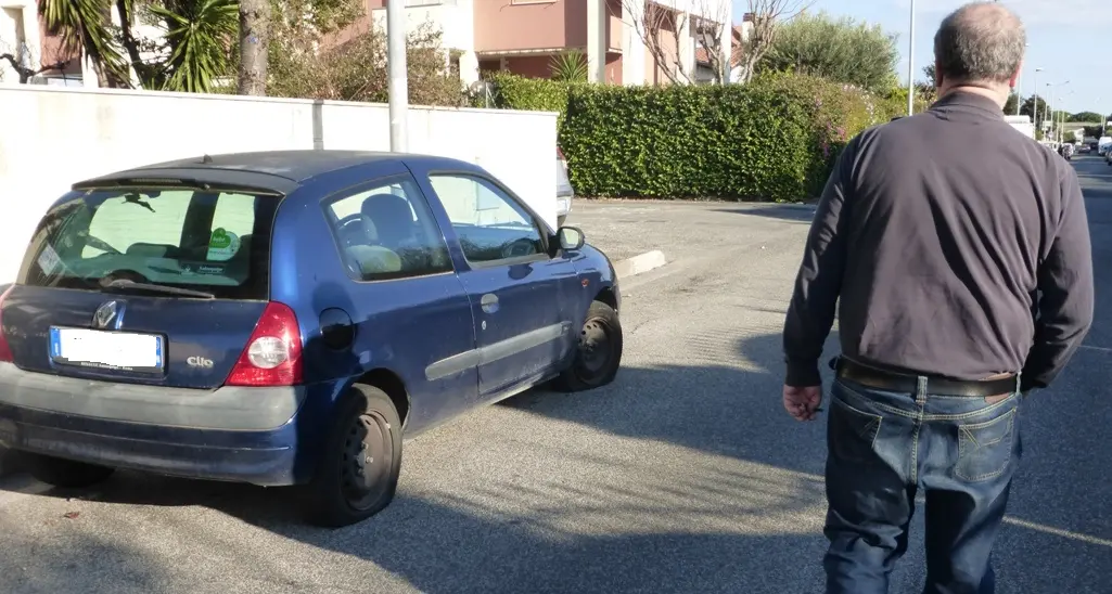 Auto nel mirino dei ladri, quattro raid segnalati nella frazione di Cerenova