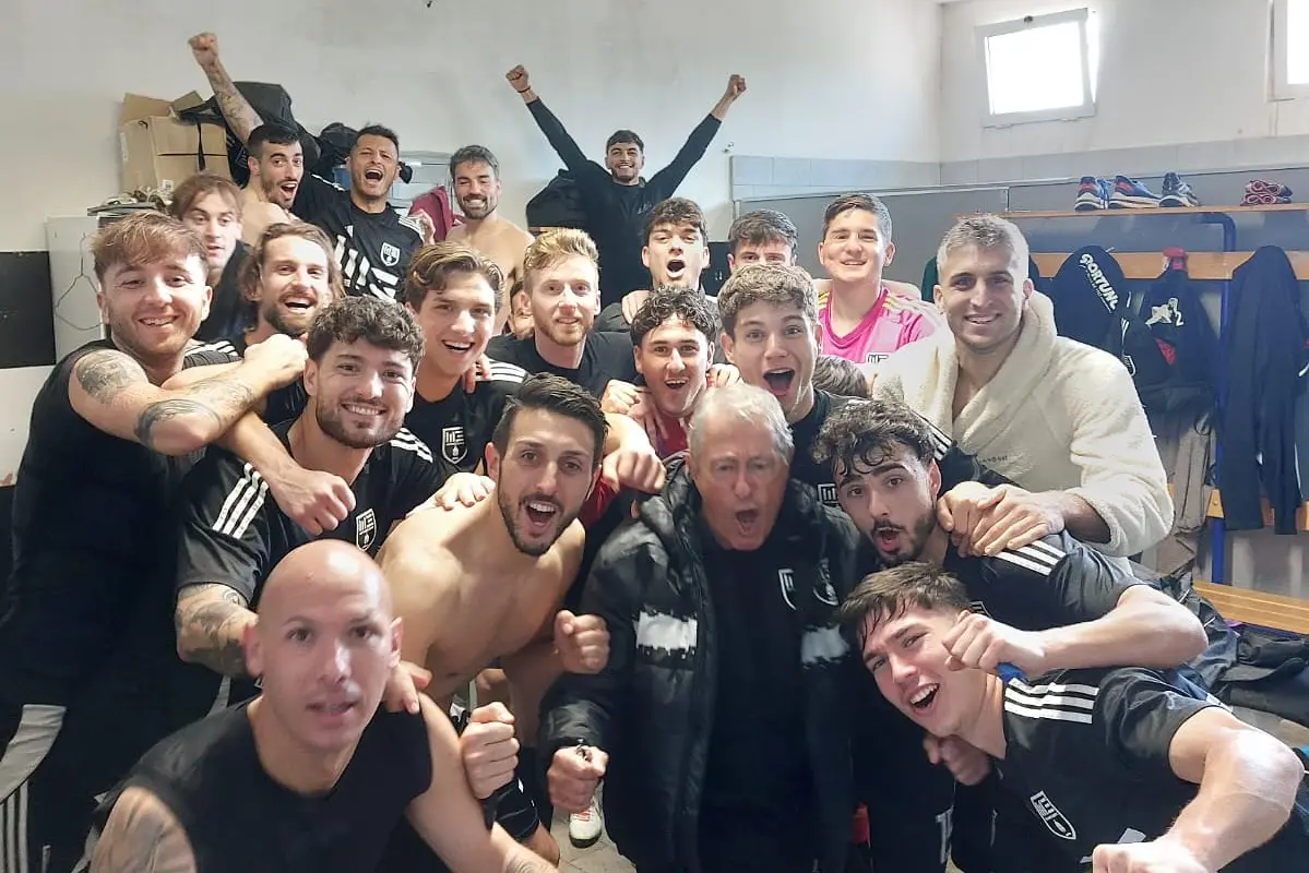 La foto post vittoria dei bianconeri