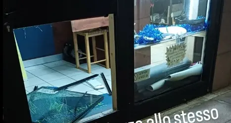 Colpo al calzolaio Lampo service