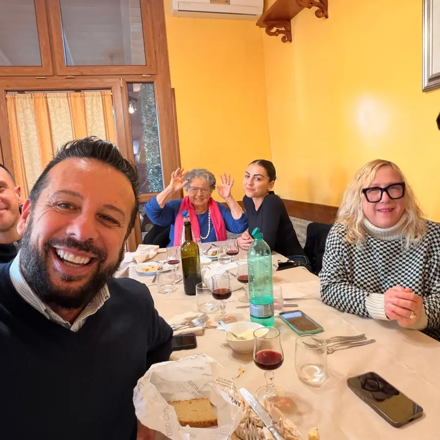 Il buongiorno e l’oroscopo del 19 Dicembre 2025