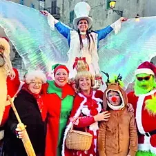 Tolfa si accende: apertura col botto per la 12ª edizione del Villaggio di Babbo Natale