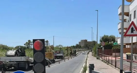 Lavori Enel sull’Aurelia, traffico in tilt: disagi e ritardi per gli automobilisti di Santa Marinella
