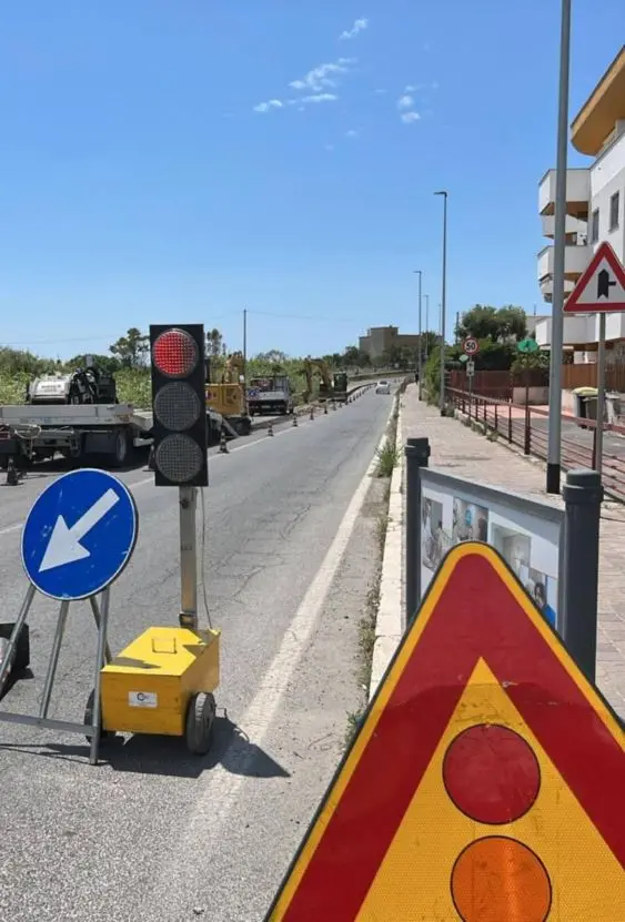 Lavori Enel sull’Aurelia, traffico in tilt: disagi e ritardi per gli automobilisti di Santa Marinella