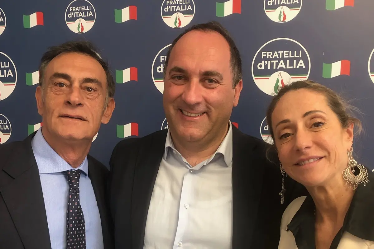 <p>Marco Silvestroni, Massimiliano Grasso e Arianna Meloni</p>\\n