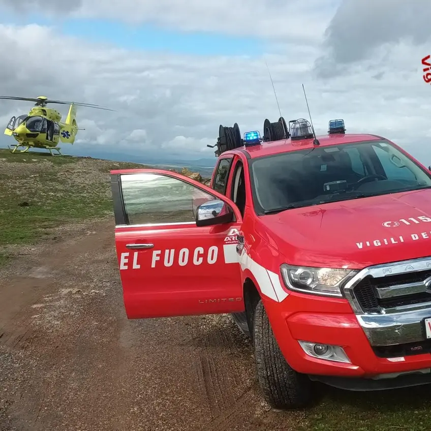 Furgone si ribalta sulla Braccianese: feriti due operai