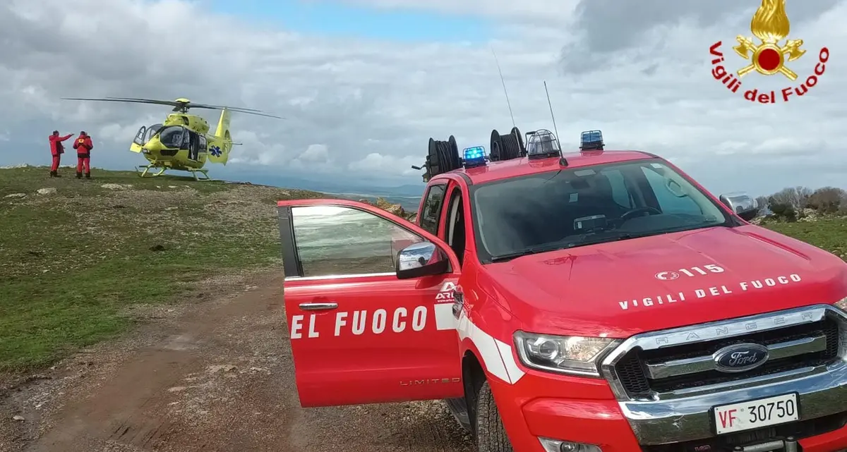 Furgone si ribalta sulla Braccianese: feriti due operai