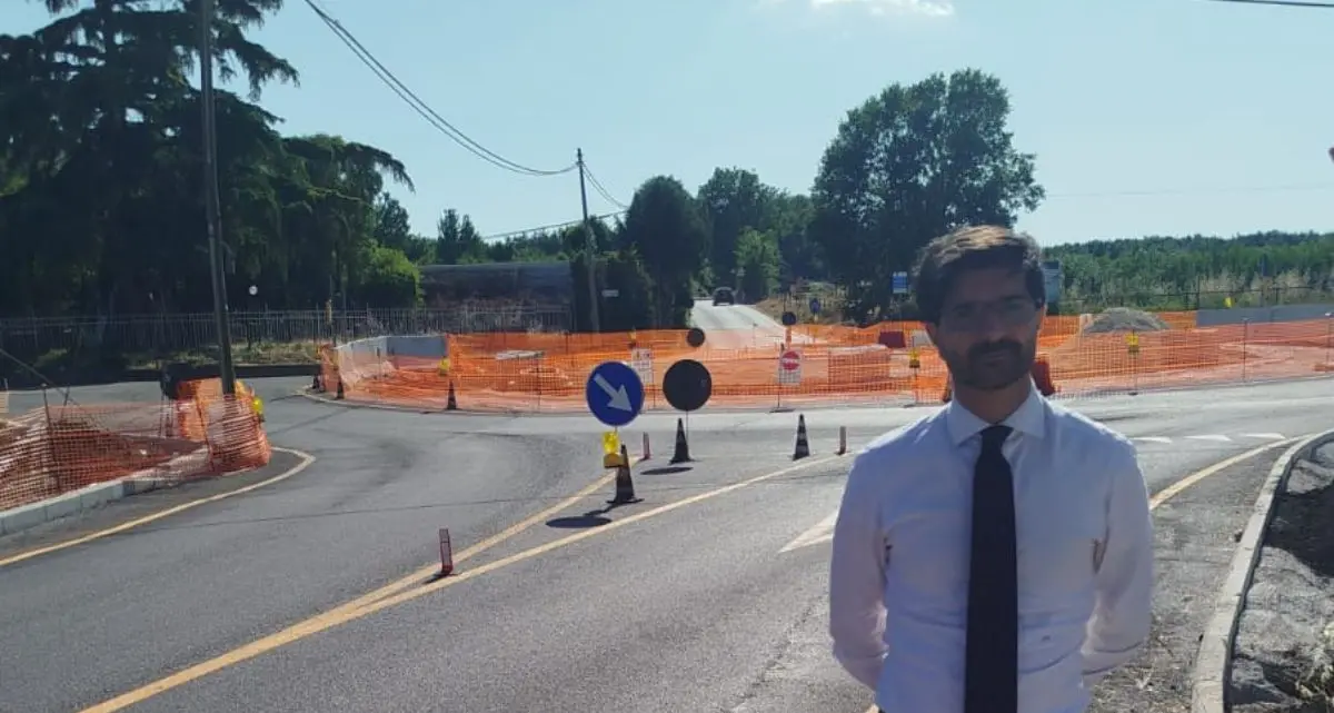 «La rotatoria all’incrocio tra la Cimina e la Sutrina finalmente operativa»
