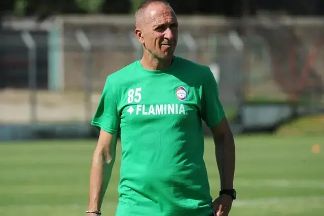 L\\'allenatore dei rossoblu Federico Nofri