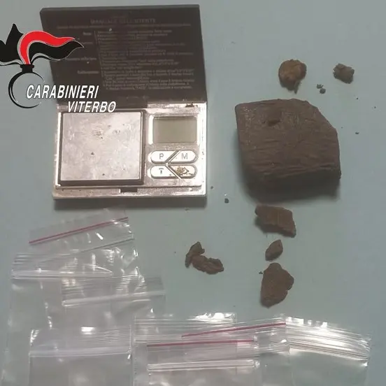 Trovato con circa mezz’etto di hashish, 27enne romano arrestato per droga