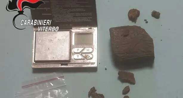 Trovato con circa mezz’etto di hashish, 27enne romano arrestato per droga