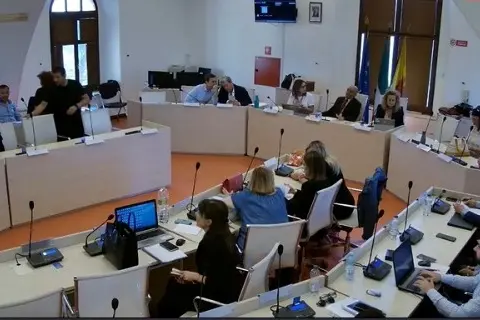 «Niente iter in consiglio comunale, in fumo 80mila euro per il sociale»