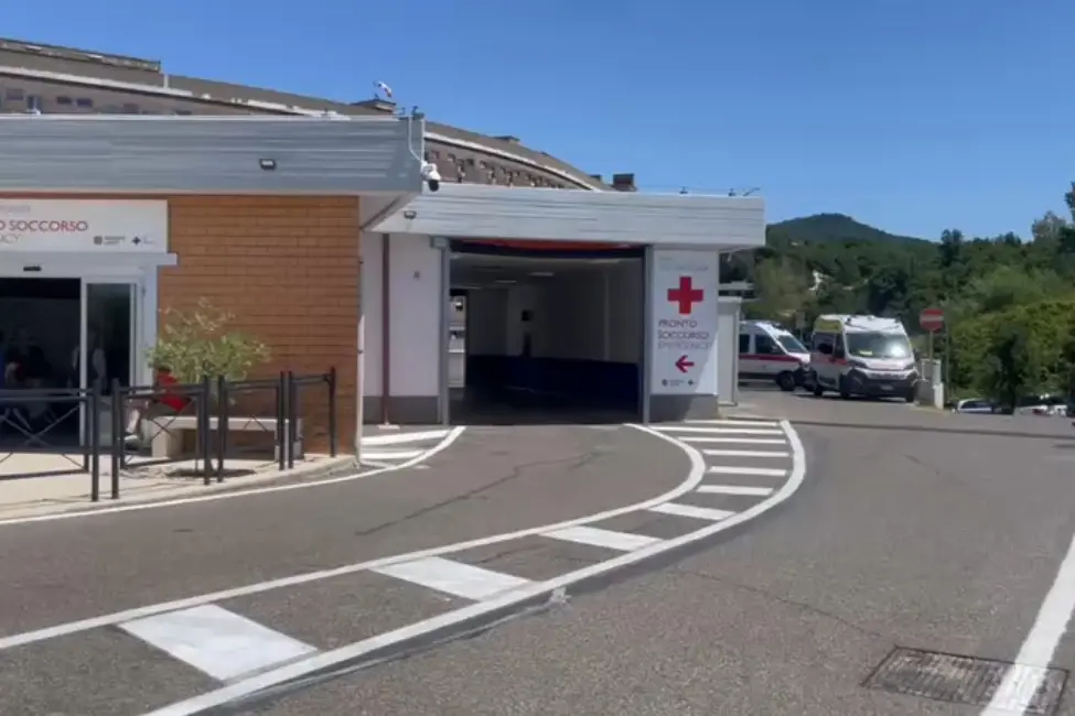 Donna morta in ospedale dopo un’emorragia, prevista per oggi l’autopsia