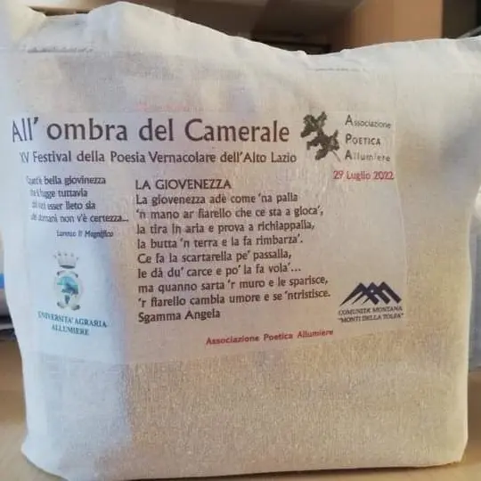 Ottave per lasciare a chi verrà la storia e le tradizioni locali