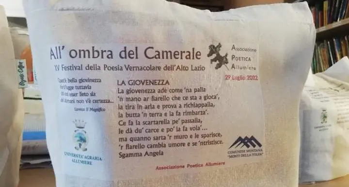 Ottave per lasciare a chi verrà la storia e le tradizioni locali