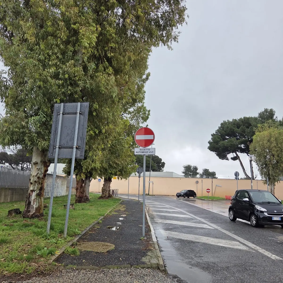 «Una corsia dedicata ai mezzi di soccorso dei vigili del fuoco»