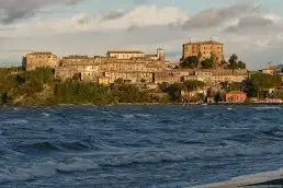 In vendita l’ex scuola di via Pianora