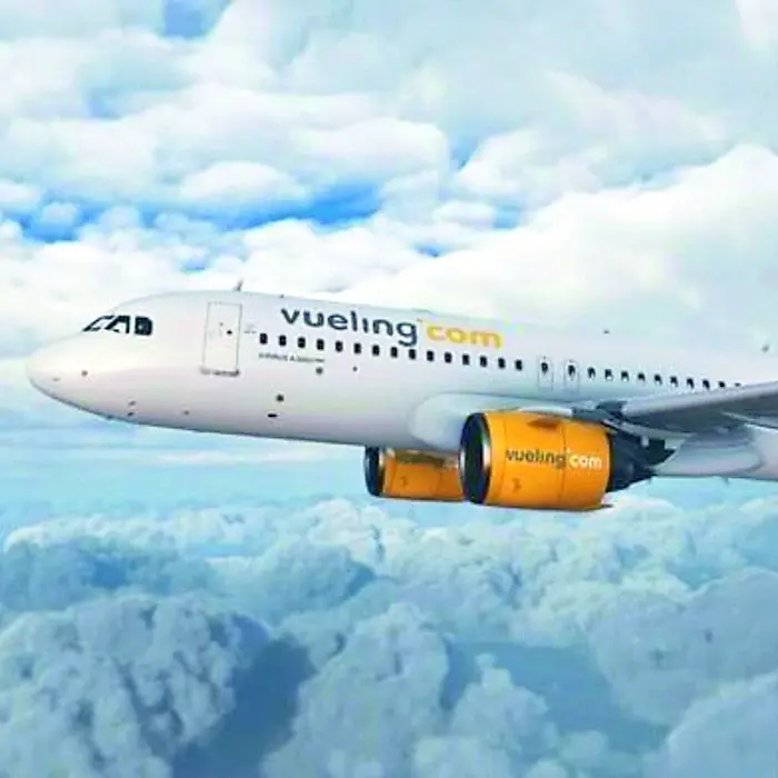Tagli di Vueling, Cgil: «Si sbarazza dei lavoratori»