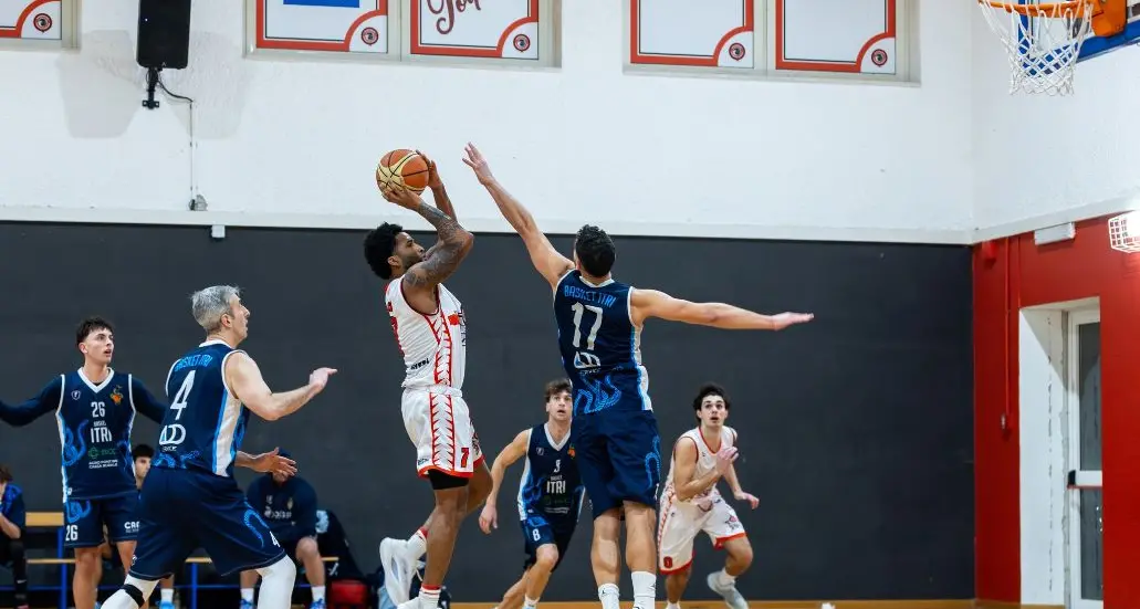 Al PalaSupernova non si passa: Fiumicino batte Libertas 94-84