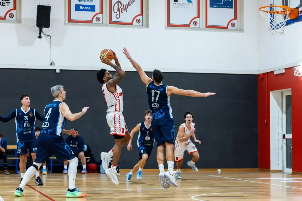 Al PalaSupernova non si passa: Fiumicino batte Libertas 94-84