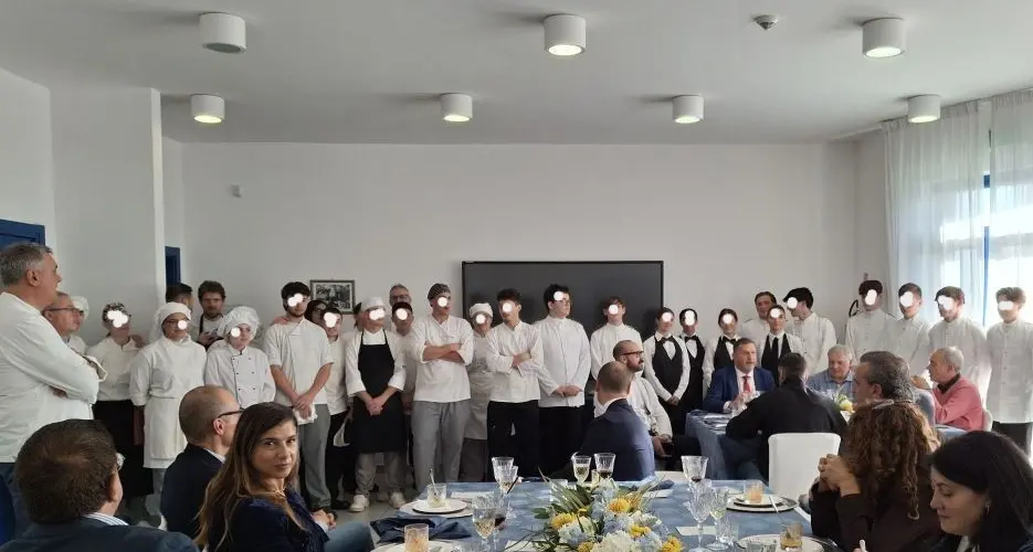 Lezioni e sapori, gli studenti dell’Alberghiero cucinano per i ristoratori