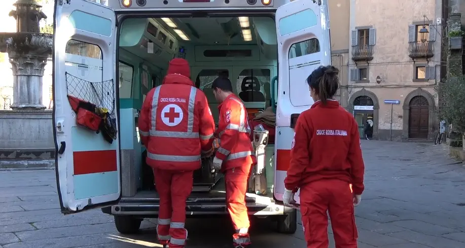 Viterbo, equipaggio della Croce rossa aggredito durante un soccorso