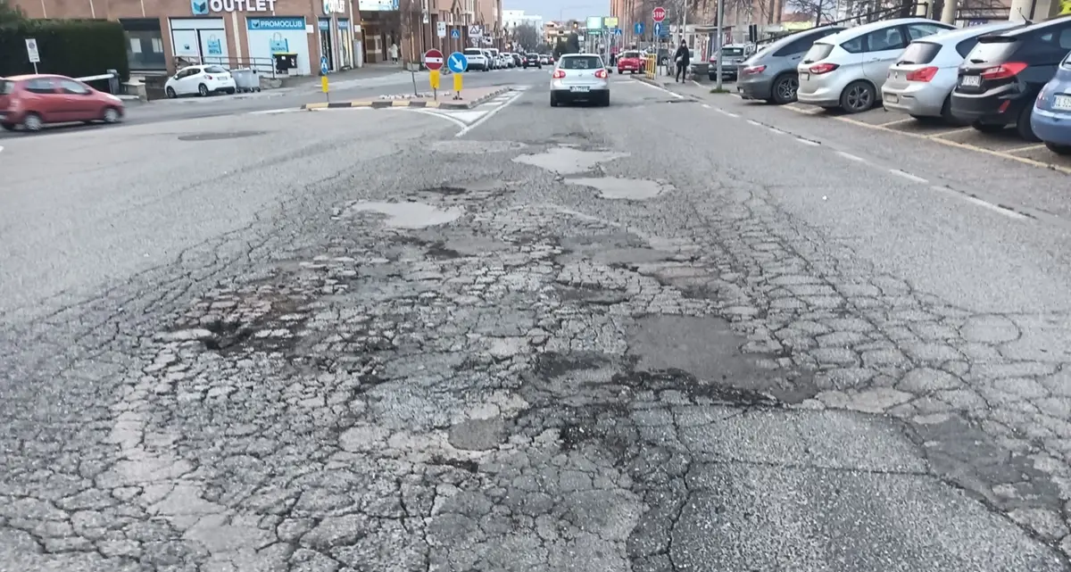 Viterbo: viaggio tra le buche cittadine