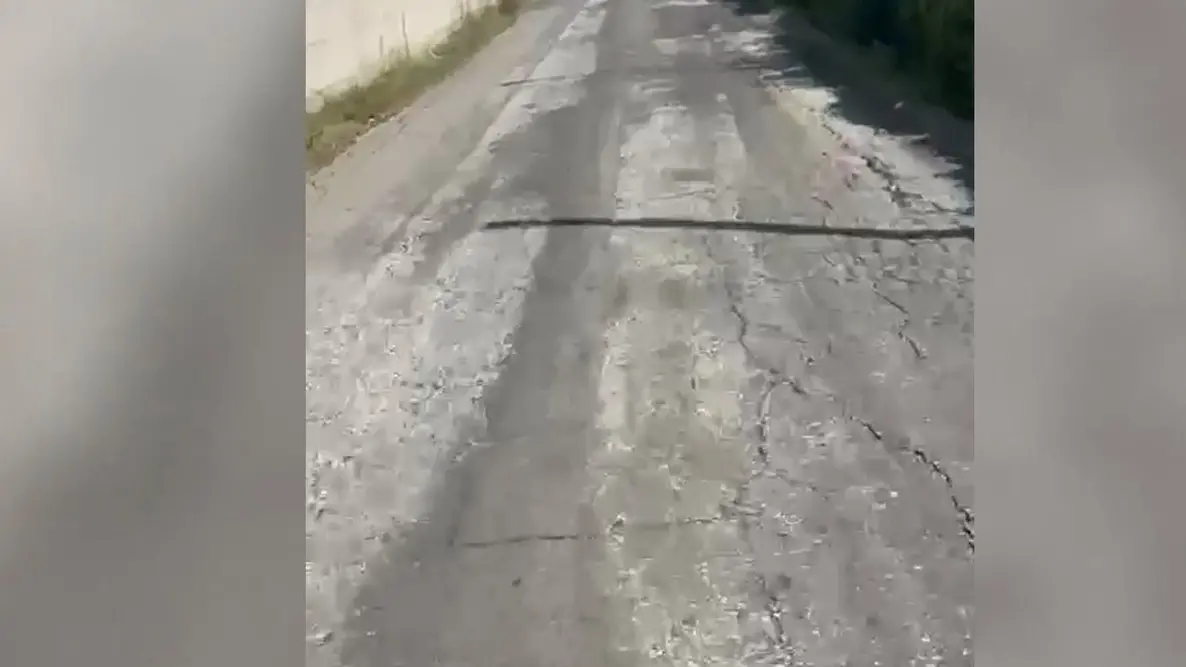 Via del Casaletto Rosso, strada abbandonata al degrado