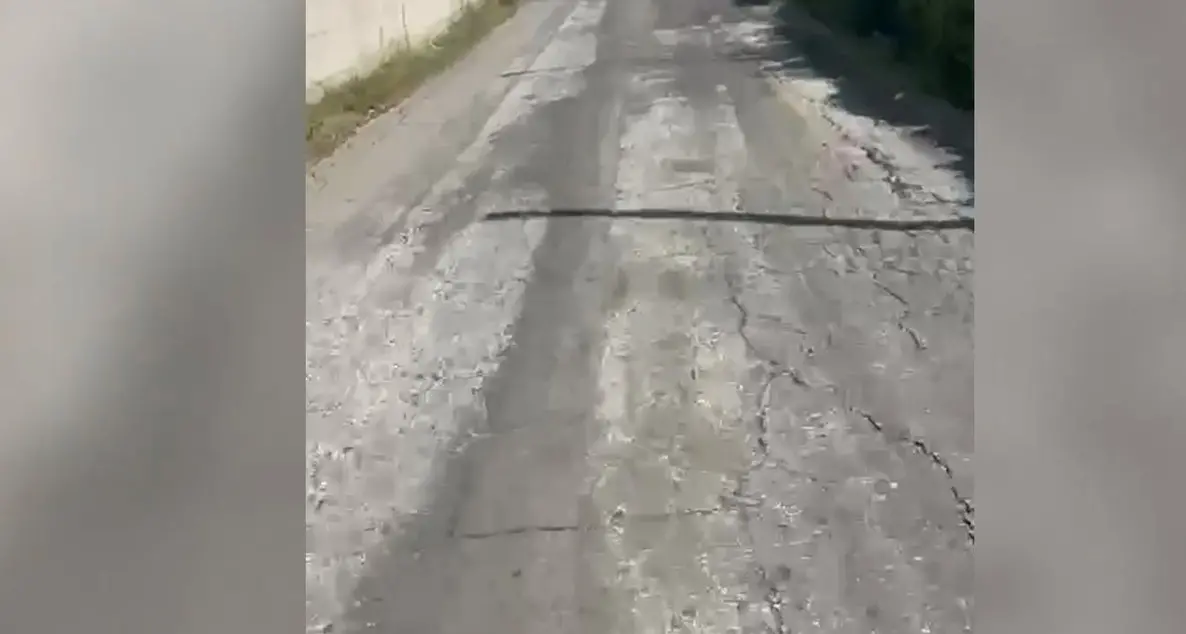 Via del Casaletto Rosso, strada abbandonata al degrado