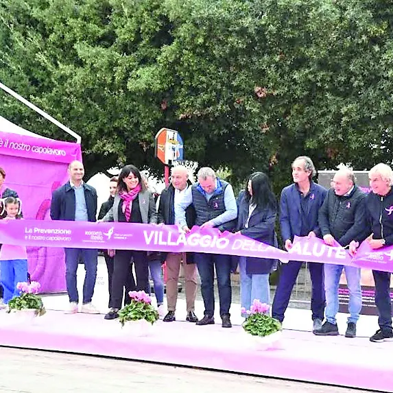 Il cuore di Tolfa si è tinto di rosa col Villaggio Komen