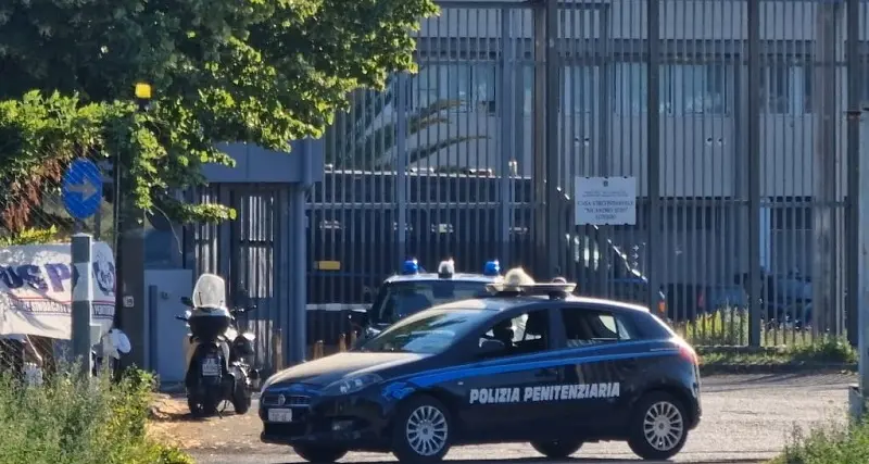 Esplode una bomboletta a gas, quattro detenuti restano feriti a Mammagialla